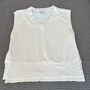 Women’s XS Athleta ivory sleeveless top.